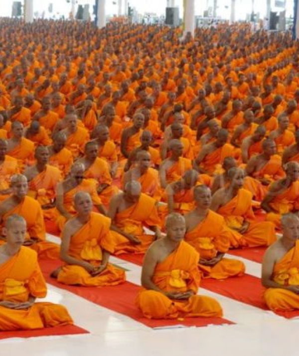 Văn học Phật giáo - Người xuất gia đối trước vương quyền