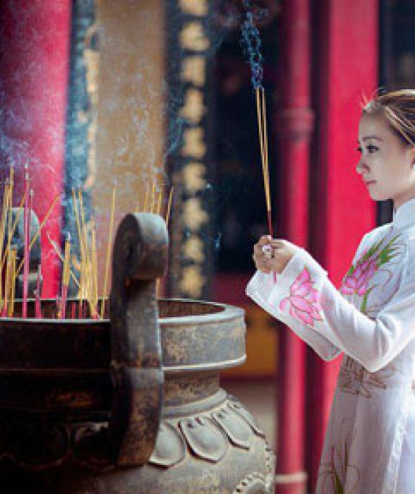 Văn học Phật giáo - Hoa khai Cực Lạc tháng cô hồn