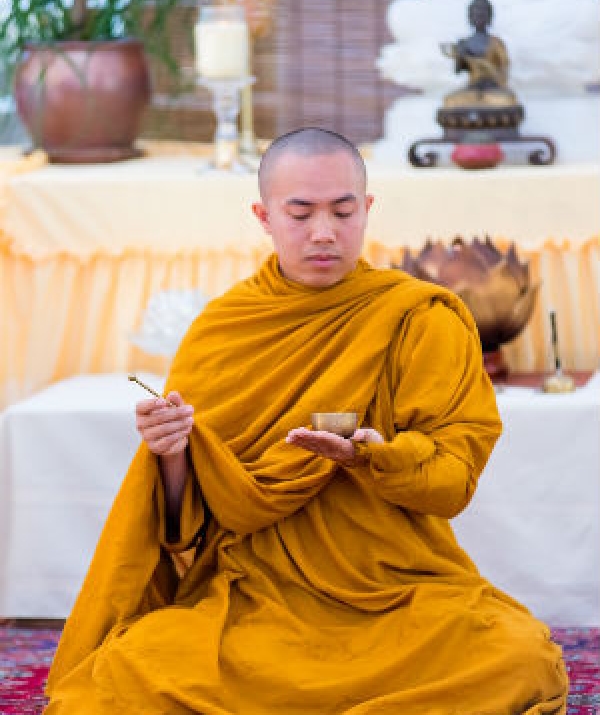 Văn học Phật giáo - Bình an trong từng hơi thở là bình an trong cuộc sống: thực tập hơi thở cho giấc ngủ ngon và an lành